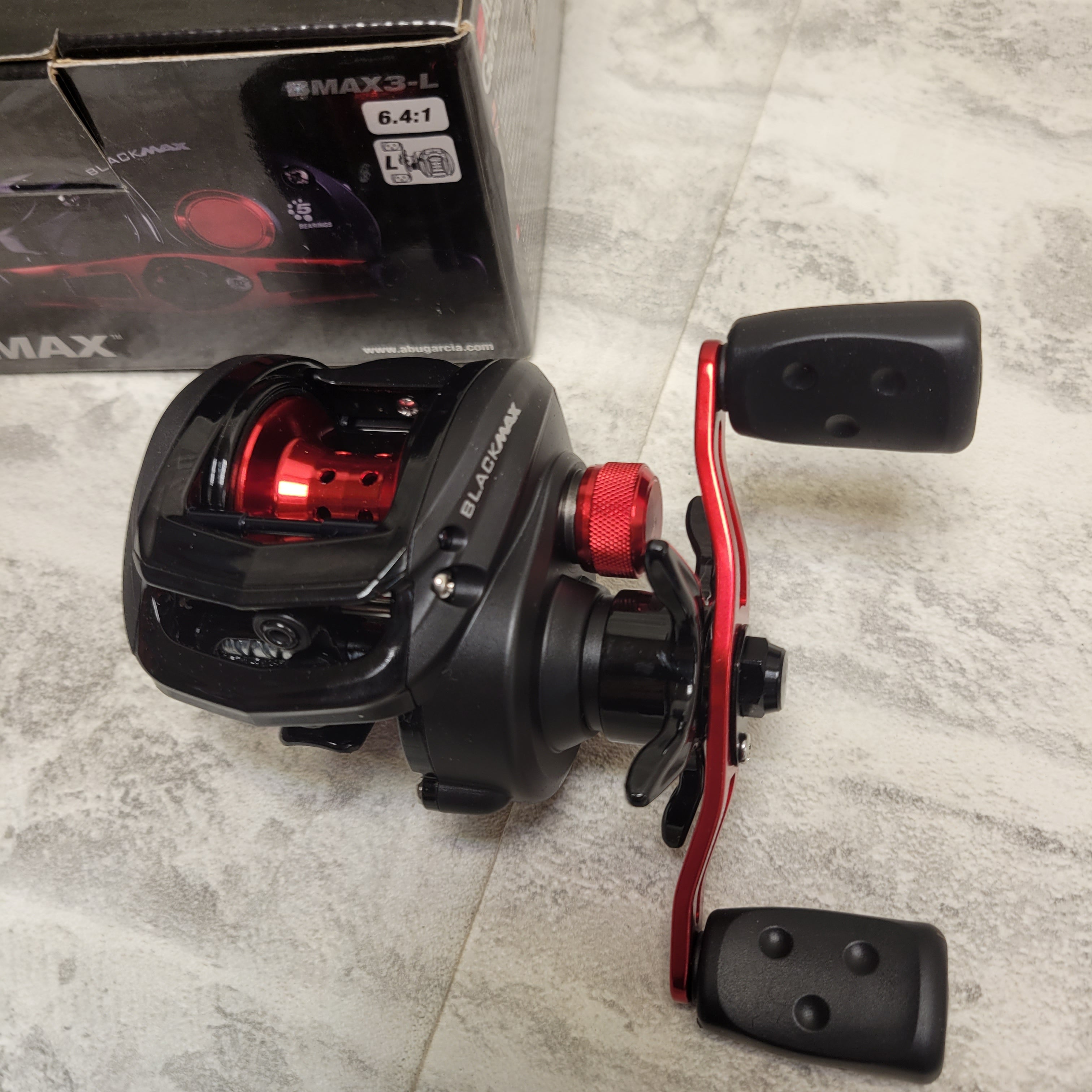 Abu Garcia BMAX3-L Black Max Low-Profile Baitcast Fishing Reel Left Hand (7901294035182)